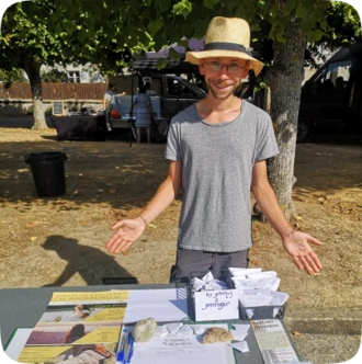 Marche-omerville Ou encore lors de marchés comme celui d’Omerville durant lequel Guillaume, responsable du jardin permacole